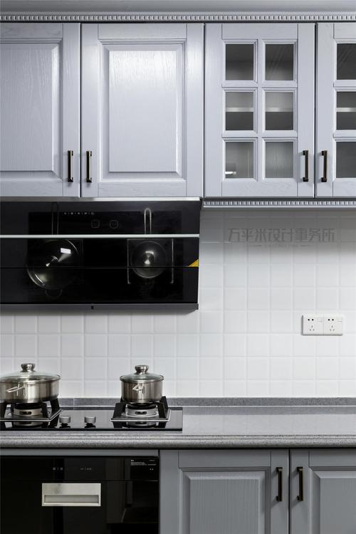 美式風(fēng)格三居室裝修櫥柜設(shè)計(jì) 櫥柜美式三居室 田園別墅裝修櫥柜圖片